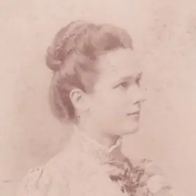 Caroline Crane, Helen's sister showing familial resemblance; helps to clear up mistaken identity of Helen's photo
